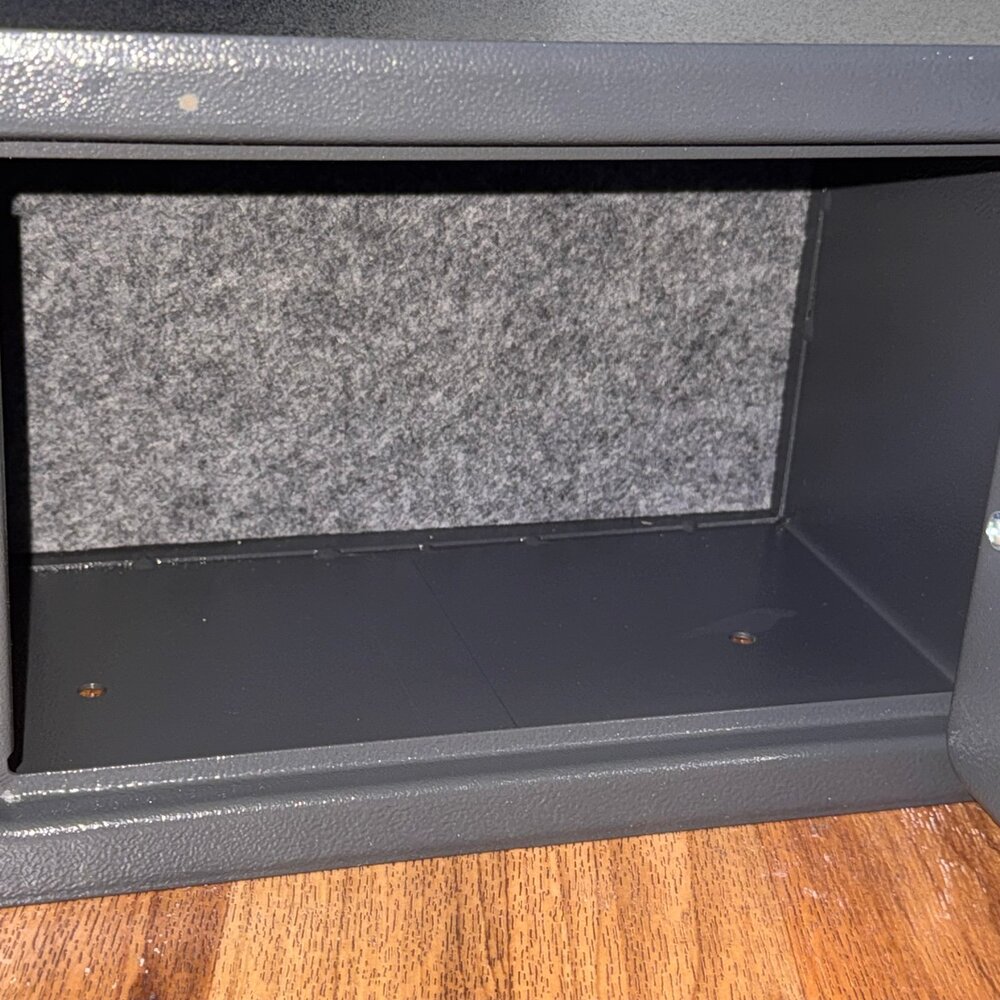 Em-D-Kay E1N Digital Entry Security Safe Withe Keypad and Key Override - Picture 11 of 12